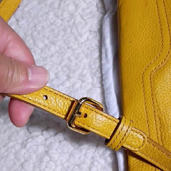 Banana Republic Mustard Leather Crossbody‎ Bag